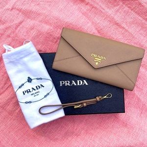 Prada Saffiano Leather Mini Bag in Color Cipria with detachable Wristlet